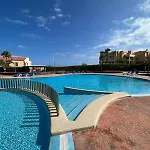 Playa Y Golf דירה